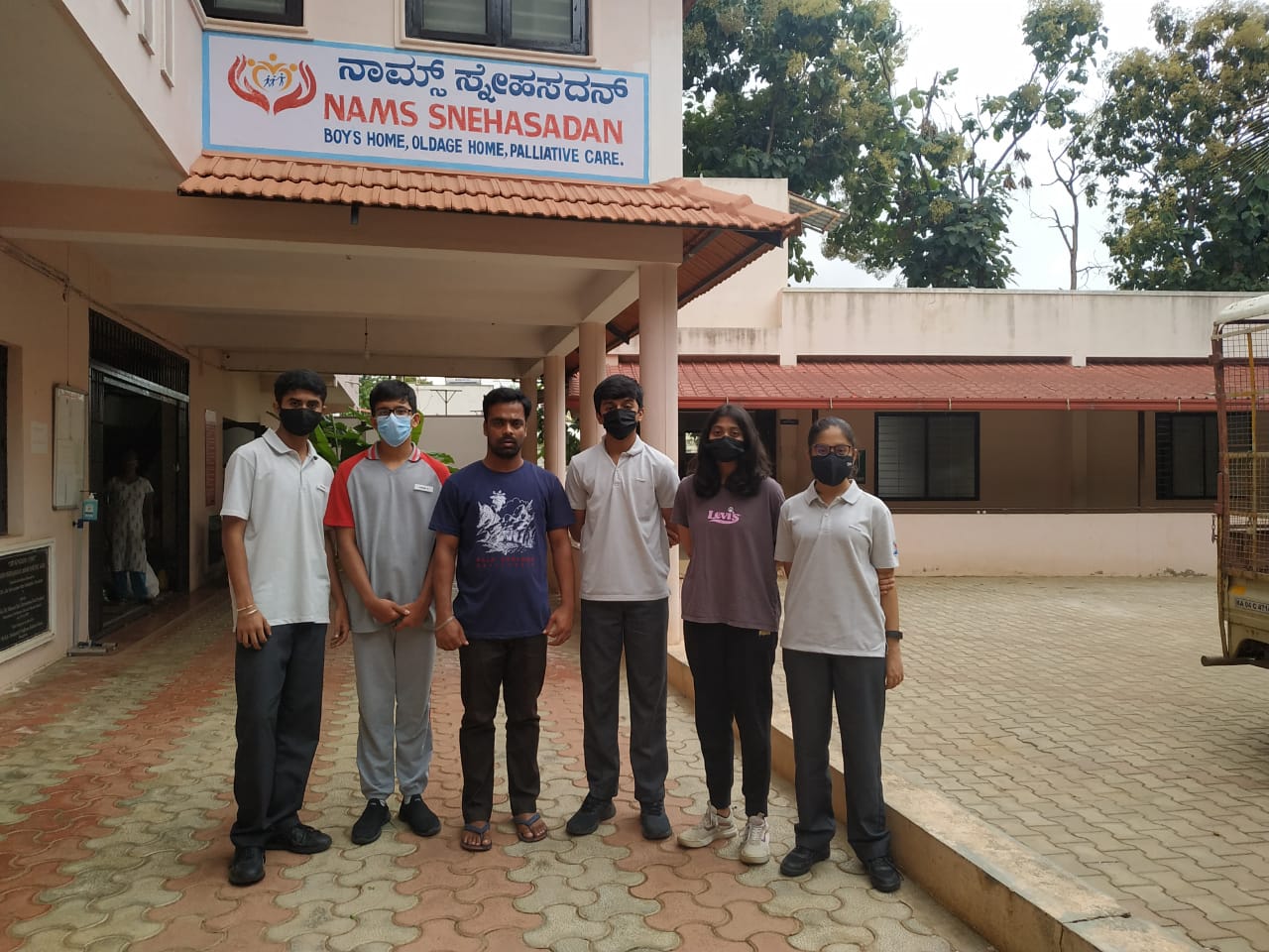 The students of 10 IGCSE had an opportunity to visit the orphanages and donate the contributions on 24<sup>th</sup> August 2022. They were accompanied by <strong>Ms. Shilpa Bhat</strong> and <strong>Ms. Bhuwaneshwari</strong>. The experience was an eye-opener for the students as it made them realize the importance of charity and generosity.