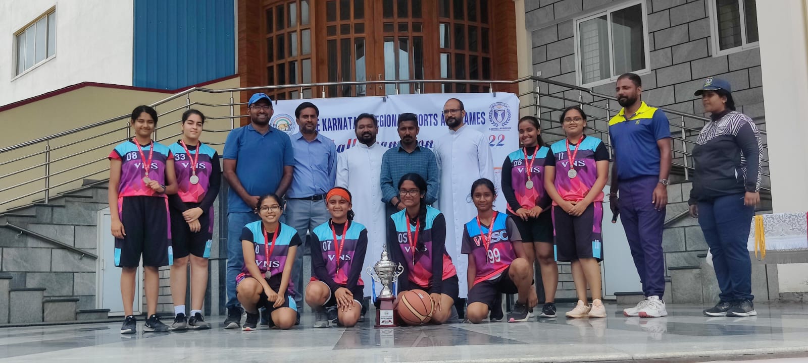 <strong>VNS team Under 19 Girls runners up</strong>